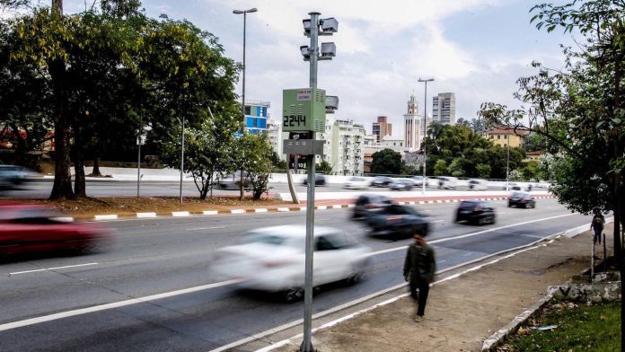 Motorista toma uma multa de rodízio a cada 3 minutos em SP - Prisma