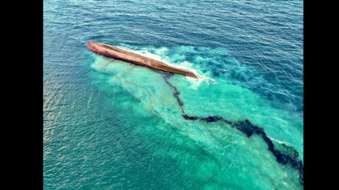 Navio misterioso surge virado, derrama milhares de litros de óleo e acaba com paraíso no Caribe - Notícias