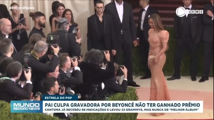 Pai de Beyoncé culpa gravadora pela cantora não ter ganhado o Grammy