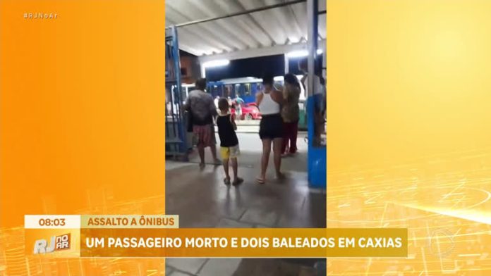 Passageiro é morto e dois são baleados durante assalto na Baixada Fluminense - Rio de Janeiro