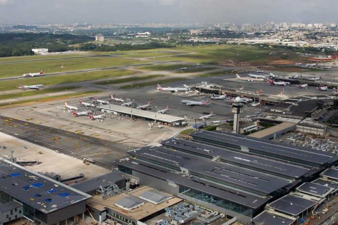 Pesquisa revela alta satisfação com aeroportos brasileiros, mas aponta necessidade de melhorias