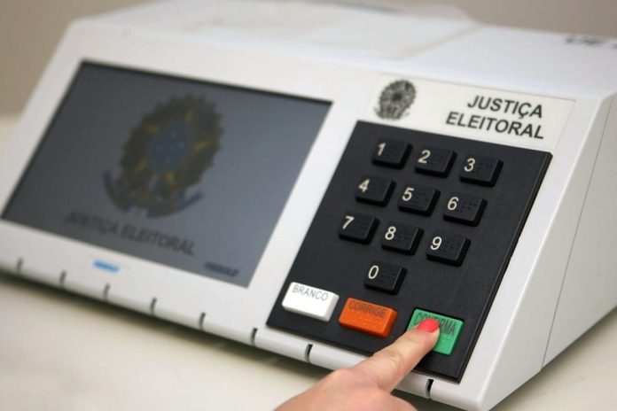 Polêmica de todos os anos eleitorais, a urna eletrônica é mesmo segura?