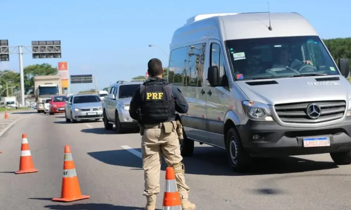 PRF dá dicas de segurança para quem vai pegar a estrada nesse Carnaval