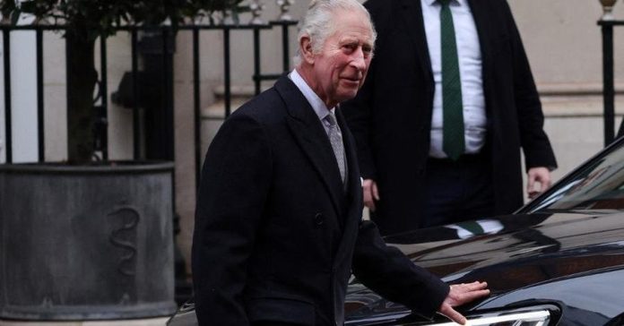 Príncipe Harry vai ao Reino Unido ver Charles III após diagnóstico de câncer