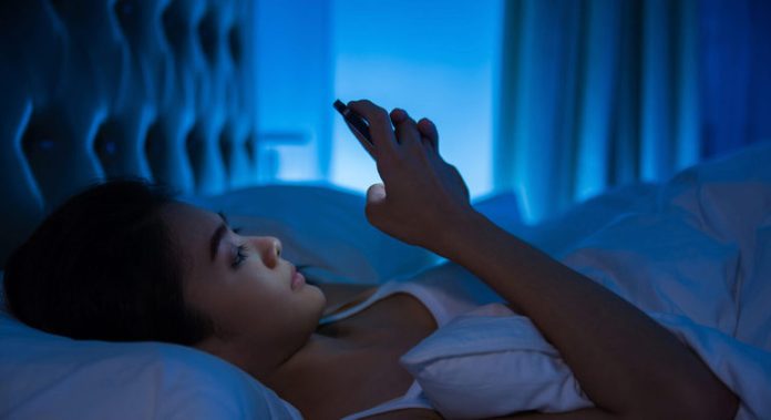 Se você NÃO desliga o Wi-Fi do celular antes de dormir, adote esse hábito para ontem - Tecnologia e Ciência