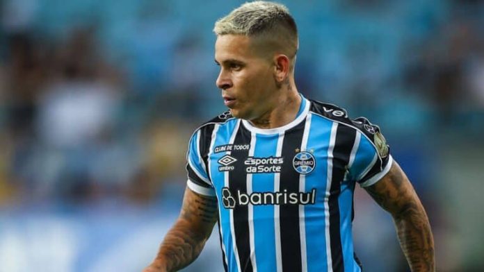 Soteldo acompanha jogo do Grêmio na Arena e vira alvo de piada; confira