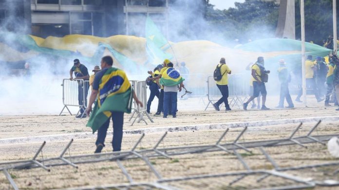 STF conclui julgamento e condena mais 15 réus pelos atos do 8 de Janeiro; total chega a 86 - Notícias