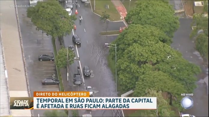 Temporal deixa pontos de alagamento na zona sul de São Paulo - RecordTV