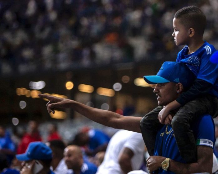 Torcida do Cruzeiro vai precisar lidar com dois traumas nesta temporada