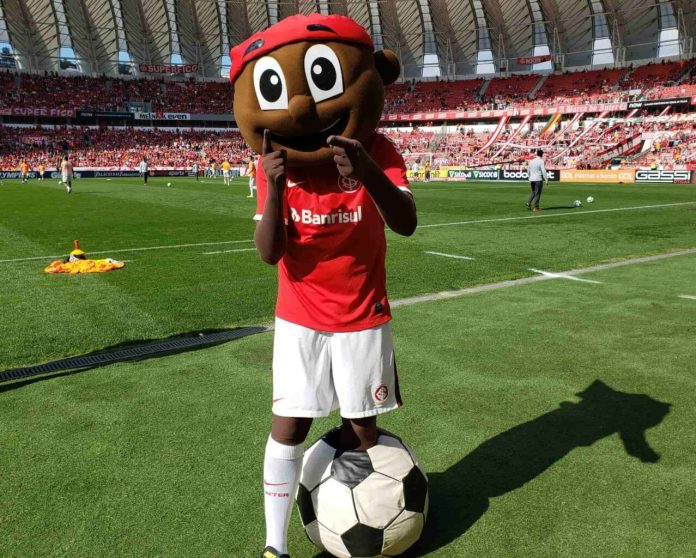 Acusação de assédio contra mascote do Inter estourou no país inteiro