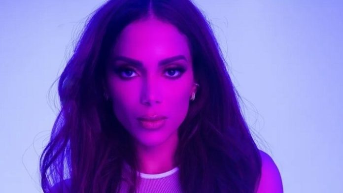 Anitta anuncia o seu novo single, 