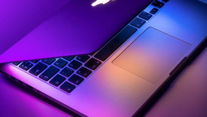 Apple pretende lançar MacBook com tela dobrável