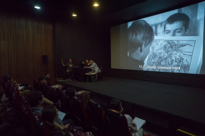 BH tem sessão de cinema à meia-noite e gratuita