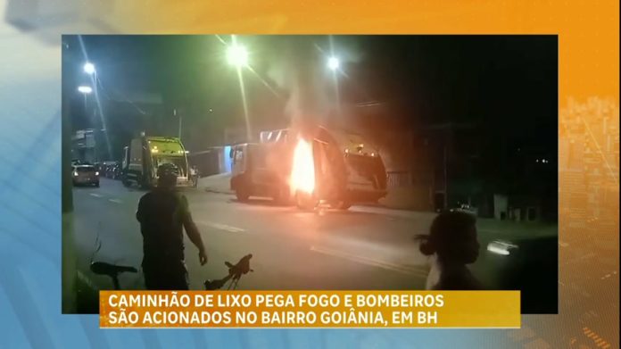 Caminhão de lixo pega fogo e bombeiros são acionados no bairro Goiânia, em BH