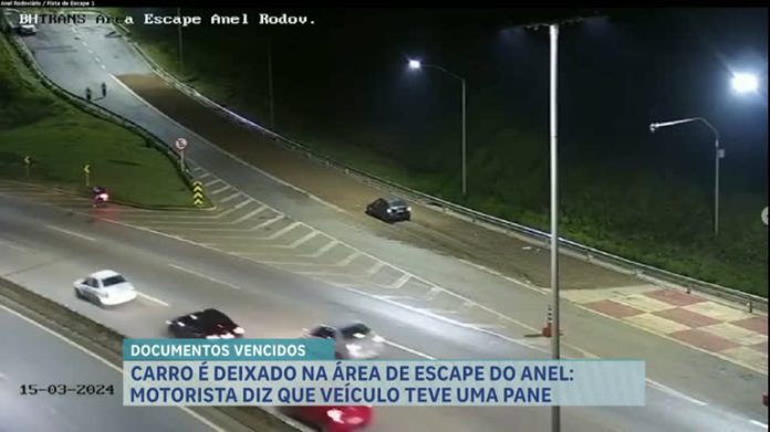 Carro é deixado na área de escape do Anel Rodoviário, em BH, após pane no veículo