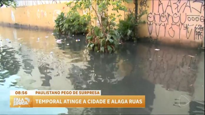 Chuva pega paulistanos de surpresa e deixa pontos da região central alagados - RecordTV