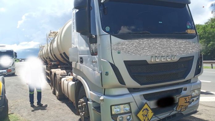 carreta Iveco stralis