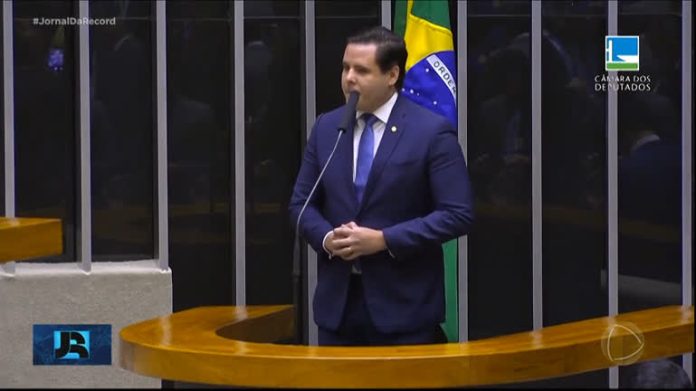 Deputados assinam proposta que pode proibir ação da polícia nas dependências do Congresso - Notícias