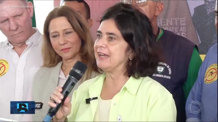 'Dia D': ministra da Saúde ressalta importância da vacinação contra a dengue - Notícias