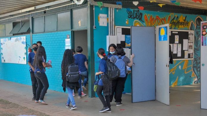 Escolas da rede pública do DF têm 151 psicólogos para 490 mil alunos  - Notícias