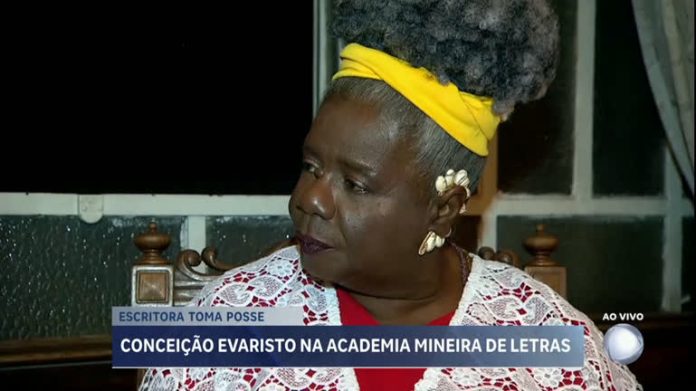 Escritora Conceição Evaristo toma possa na Academia Mineira de Letras