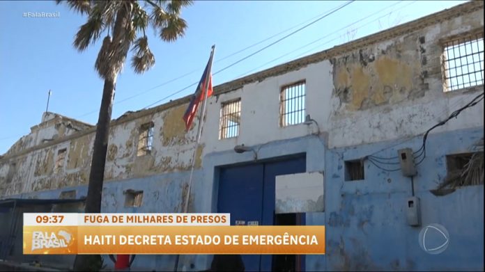 Haiti decreta estado de emergência após fuga de milhares de presos - RecordTV