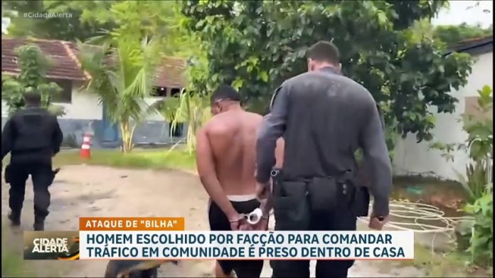 Homem escolhido pelo CV para chefiar tráfico em comunidade é preso dentro de casa - RecordTV