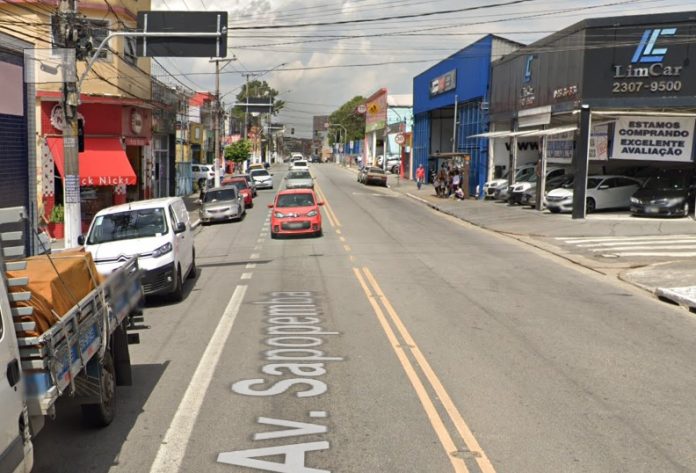 Homem fica ferido após ser atropelado por moto na Avenida Sapopemba