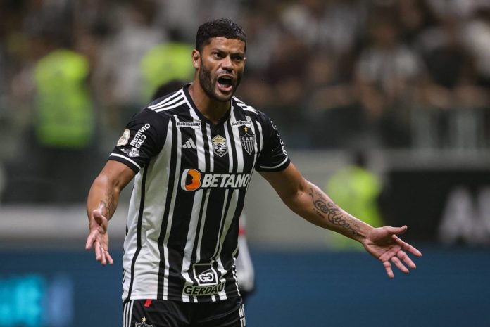 Ilustre torcedor do Galo é atacado nas redes sociais e atleticanos se dividem