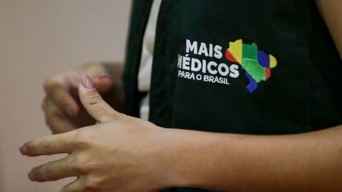 Mais Médicos vai enviar 1,5 mil profissionais para 624 municípios - Notícias