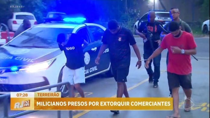 Milicianos são presos em flagrante na zona oeste do Rio - Rio de Janeiro