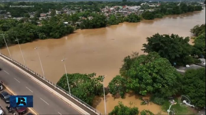 Ministros visitam cidades atingidas pela cheia do rio Acre; 19 dos 22 municípios do estado estão em situação emergencial - Notícias