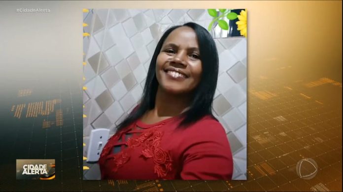 Mulher é encontrada morta em casa e o filho é o principal suspeito do crime - RecordTV