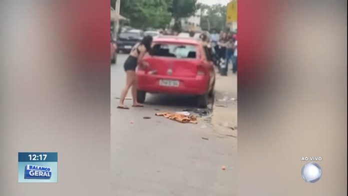 Mulher é flagrada quebrando carro de ex-companheiro em São Sebastião - Brasília