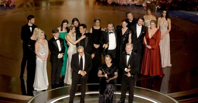“Oppenheimer” ganha Melhor Filme do Oscar 2024; confira todos os vencedores