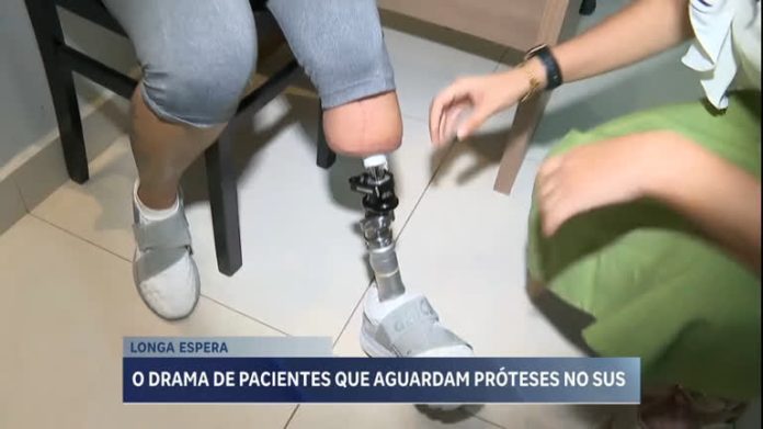 Pacientes esperam há quase um ano por implantação de próteses pelo SUS em MG