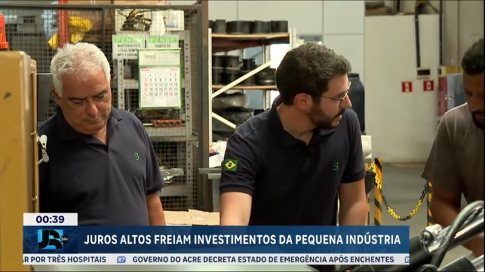 Pesquisa mostra que taxa de juros alta freia investimentos da pequena indústria - JR 24H