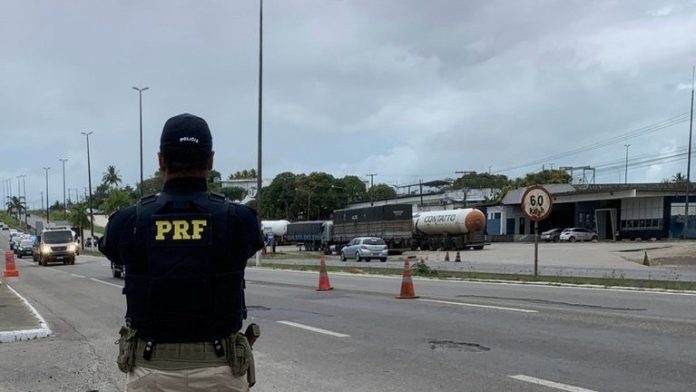 PRF faz 'operação padrão' em protesto contra indiciamento de colegas por mortes em MG - Notícias