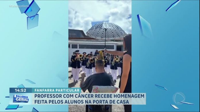 Professor de música com câncer recebe homenagem dos alunos na porta de casa