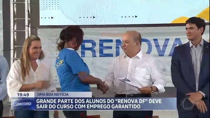 Programa Renova DF forma mais de mil alunos em cursos de capacitação - Brasília