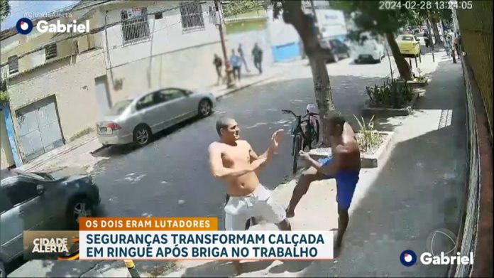 RJ: 'seguranças-lutadores' transformam rua em ringue para resolver desavença - RecordTV