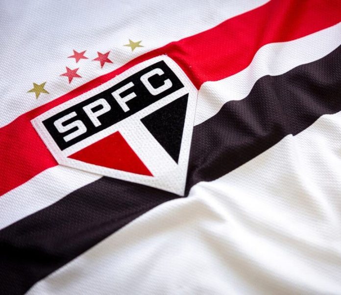 São Paulo assinou com vencedor de prêmio da FIFA