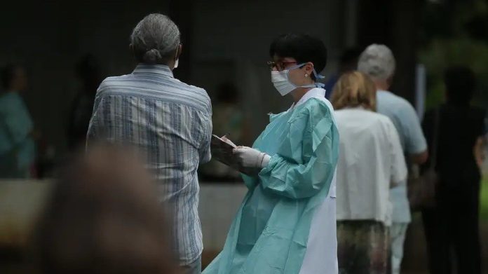 Síndromes respiratórias causadas por Covid-19 e Influenza aumentam no Brasil, diz Fiocruz  - Notícias