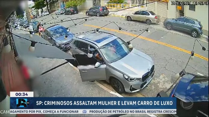 SP: criminosos assaltam mulher e levam carro de luxo - JR 24H