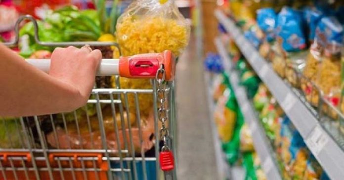 Supermercados propõem cesta básica saudável
