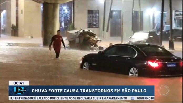 Temporal castiga São Paulo e Rio de Janeiro na noite desta terça (5) - JR 24H