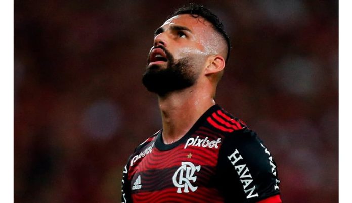 Thiago Maia desistiu da decisão e acabou comunicando a torcida do Flamengo